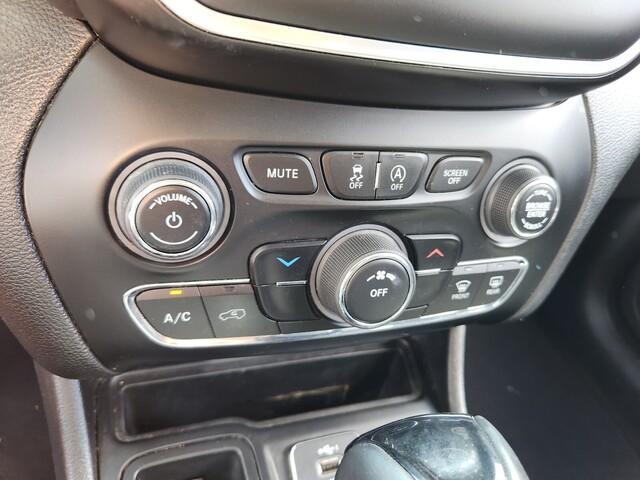 used 2020 Jeep Cherokee car, priced at $7,425