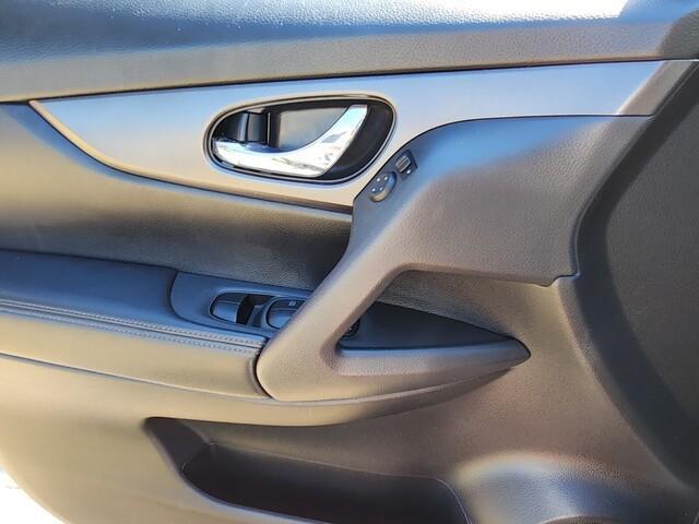 used 2016 Nissan Rogue car