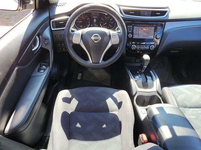 used 2016 Nissan Rogue car