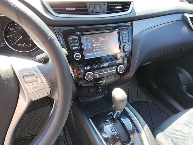 used 2016 Nissan Rogue car