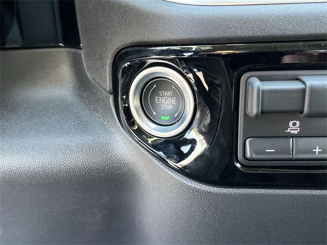 new 2025 GMC Sierra 1500 car, priced at $47,990