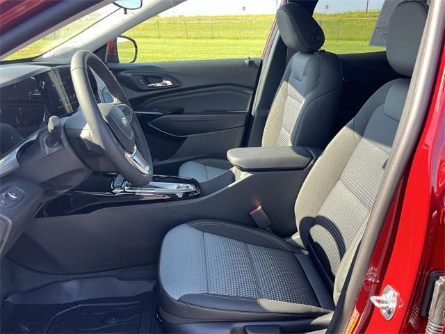 new 2025 Chevrolet Trax car, priced at $25,910