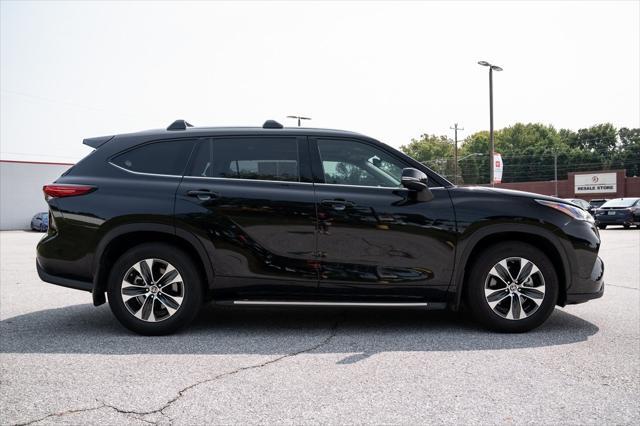 used 2021 Toyota Highlander car, priced at $39,680