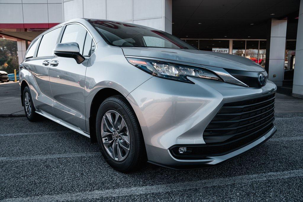 new 2025 Toyota Sienna car, priced at $48,799