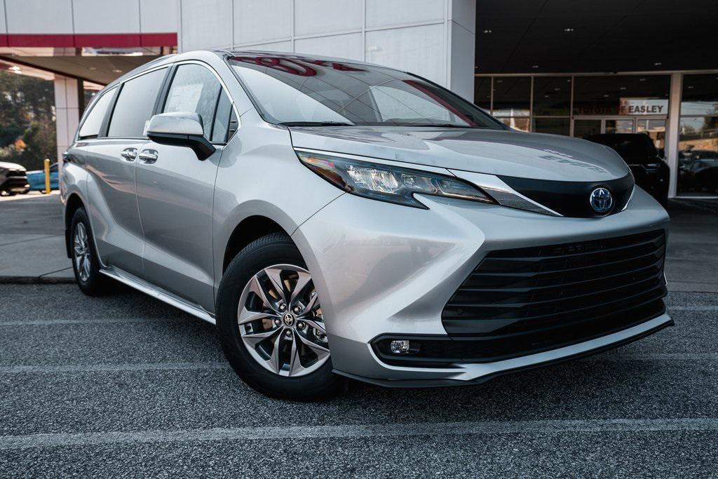 new 2025 Toyota Sienna car, priced at $48,799