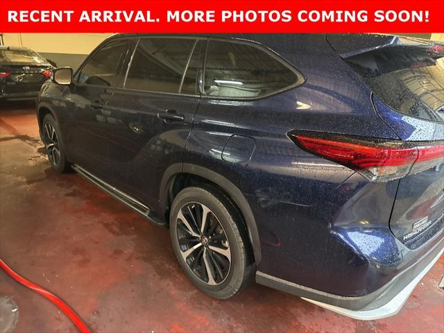 used 2021 Toyota Highlander car, priced at $36,450