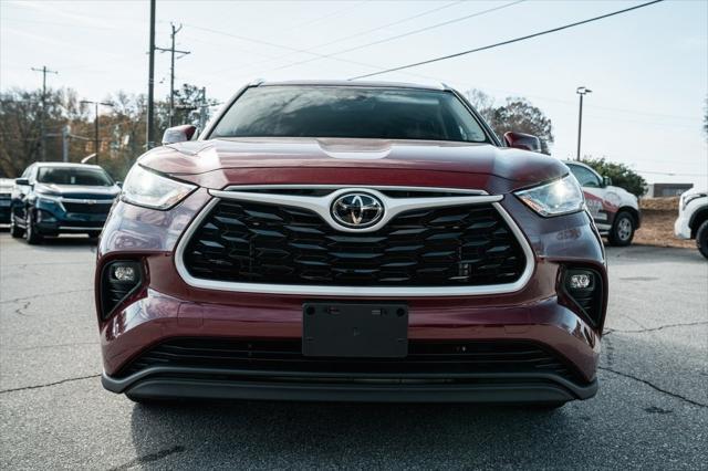 used 2021 Toyota Highlander car, priced at $38,850