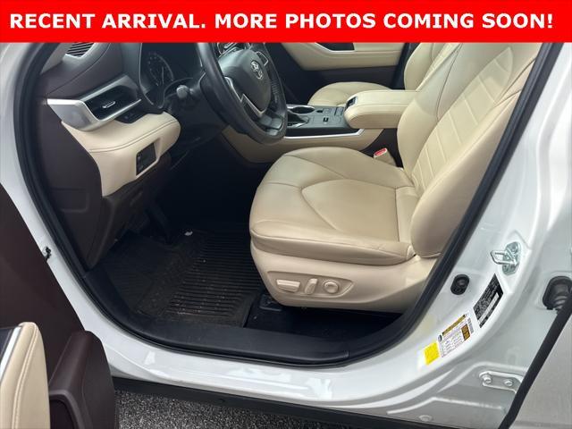 used 2022 Toyota Highlander car, priced at $38,950