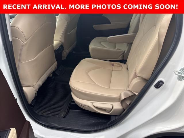 used 2022 Toyota Highlander car, priced at $38,950