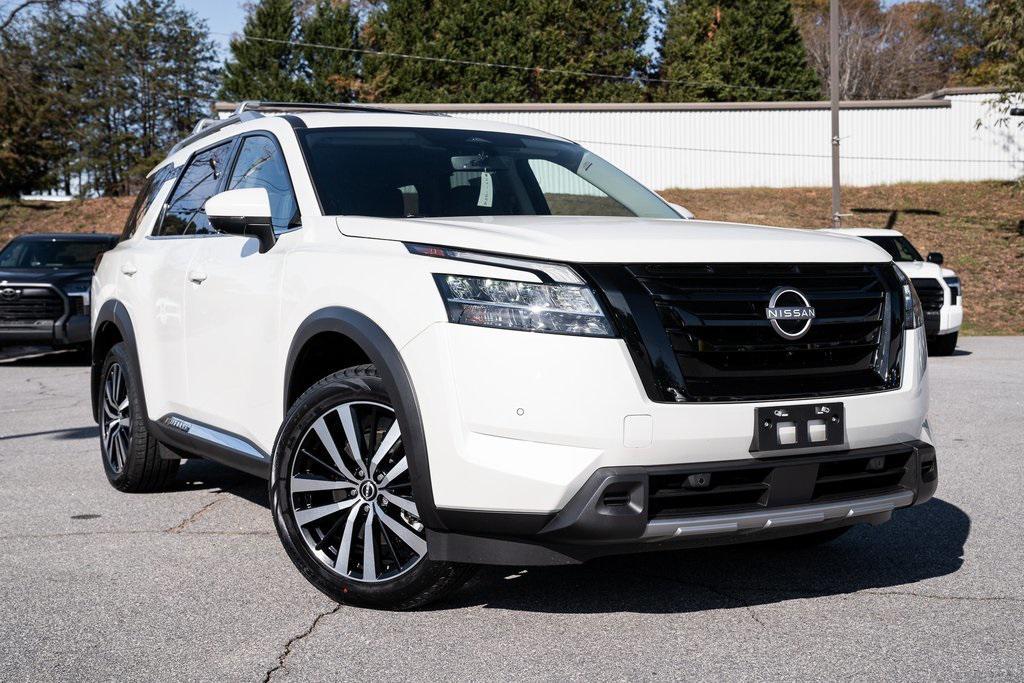 used 2024 Nissan Pathfinder car
