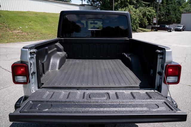 used 2022 Jeep Gladiator car, priced at $38,950