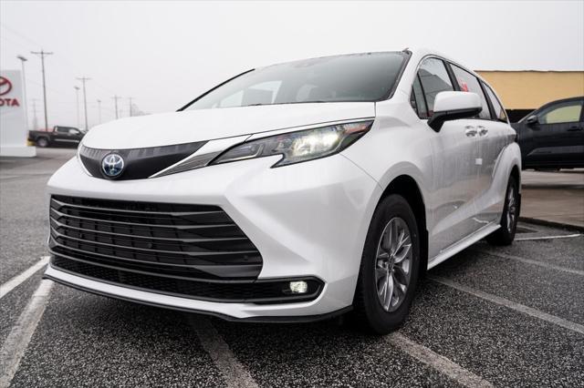 new 2025 Toyota Sienna car, priced at $48,644