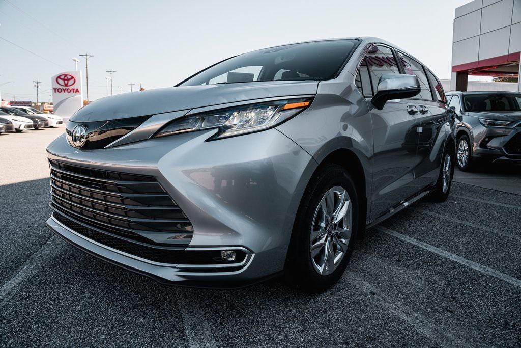 new 2025 Toyota Sienna car, priced at $53,723