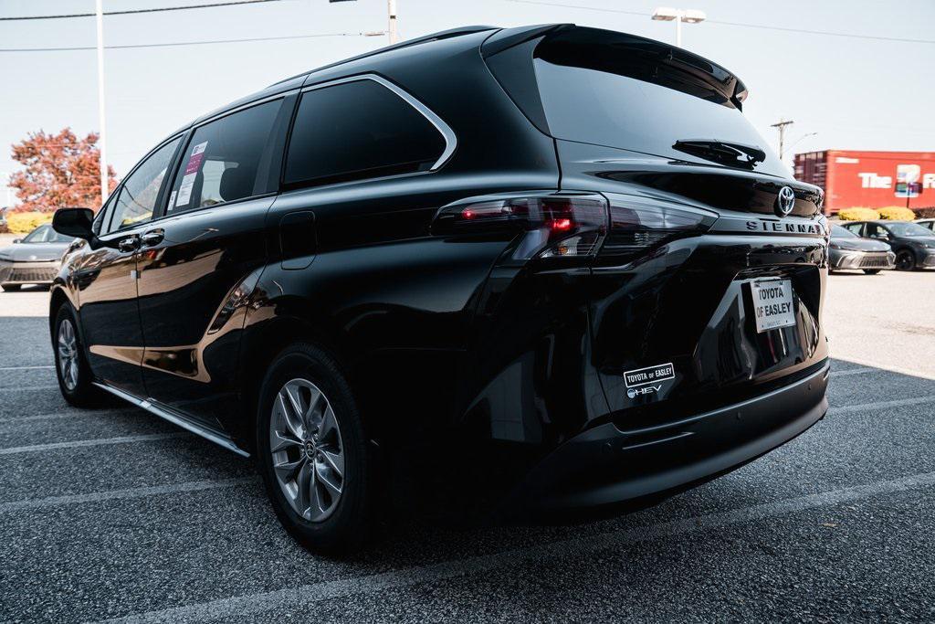 new 2025 Toyota Sienna car, priced at $47,857