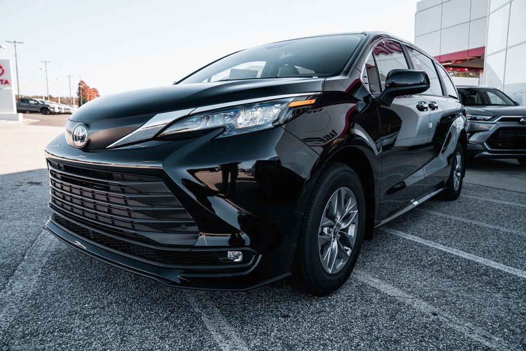 new 2025 Toyota Sienna car, priced at $47,857