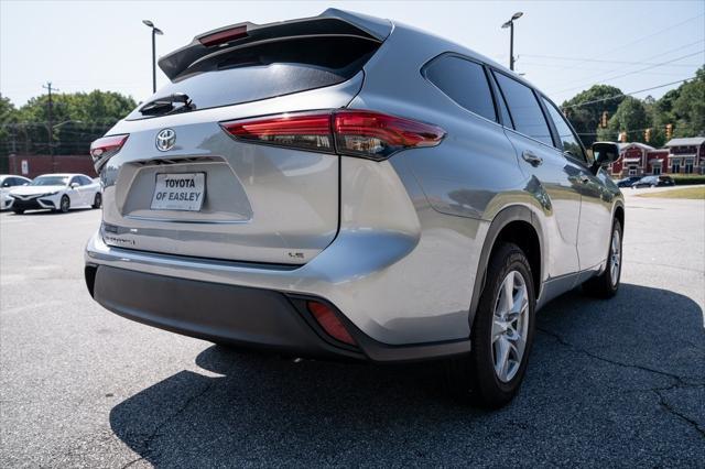 used 2023 Toyota Highlander car, priced at $36,199