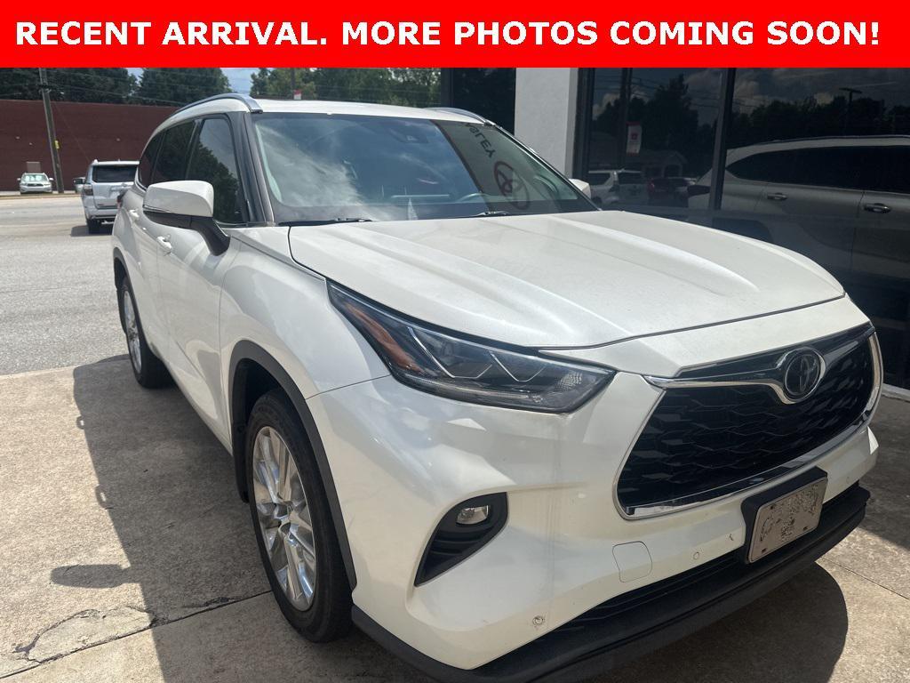 used 2020 Toyota Highlander car, priced at $36,950