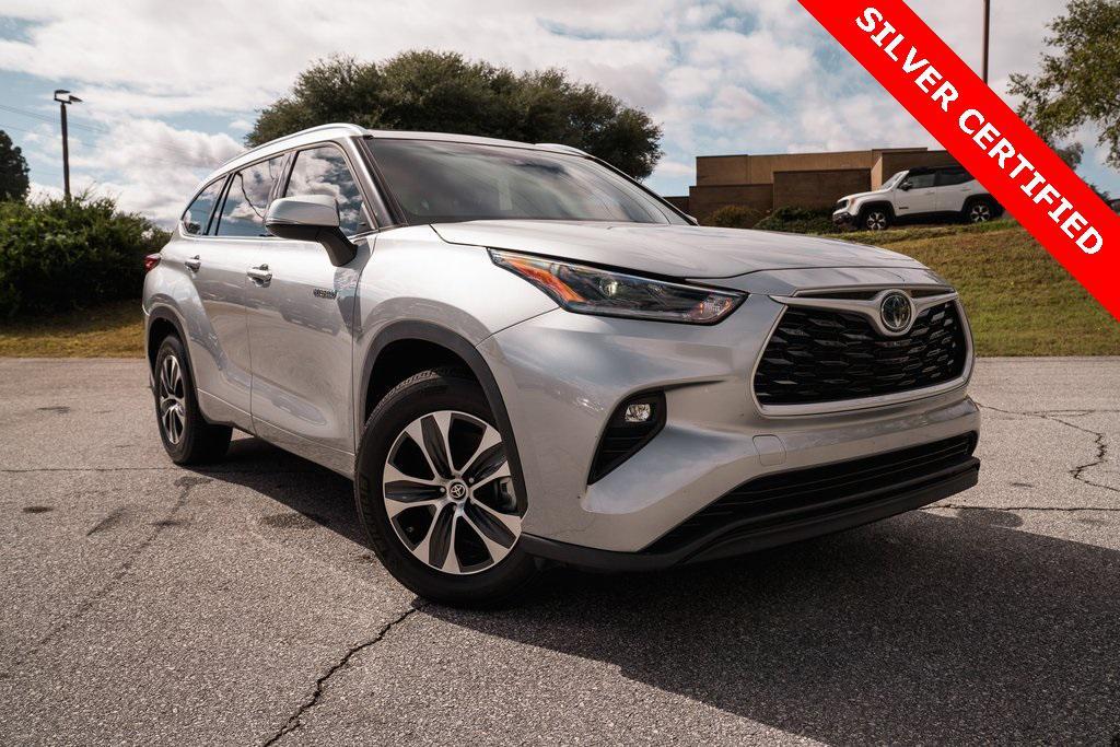 used 2021 Toyota Highlander Hybrid car, priced at $26,950