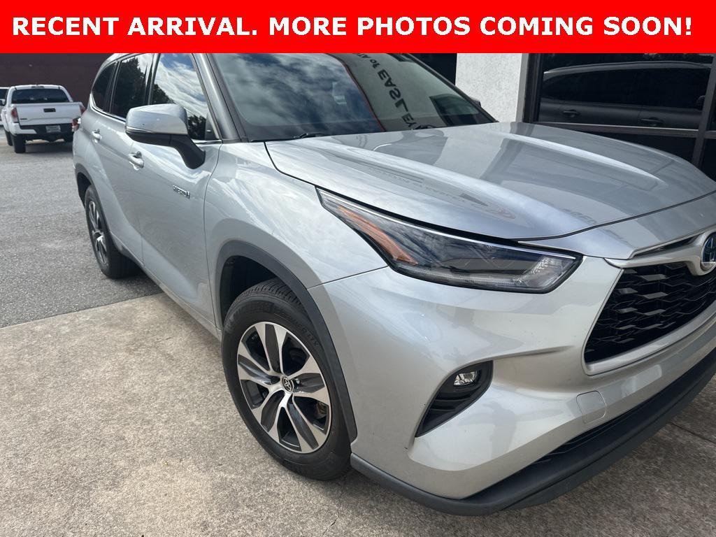 used 2021 Toyota Highlander Hybrid car, priced at $27,450