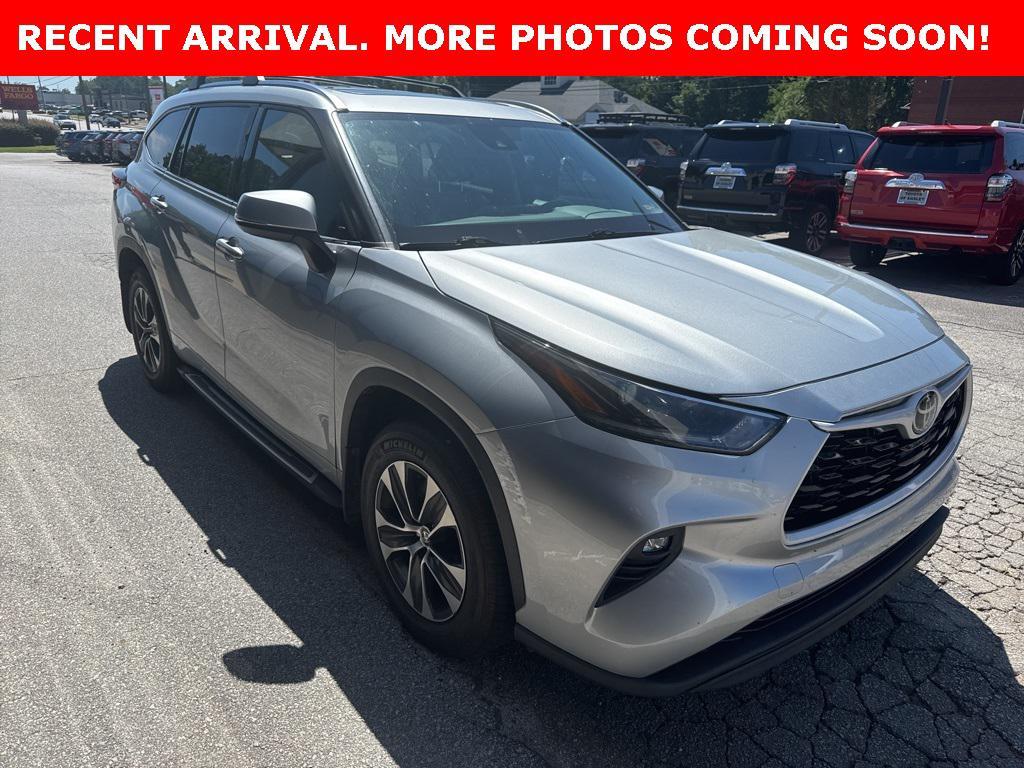used 2021 Toyota Highlander car, priced at $28,950