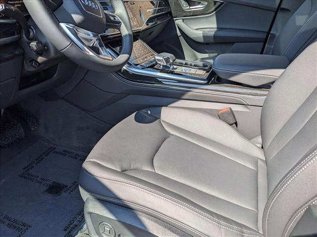 new 2025 Audi Q7 car, priced at $70,208