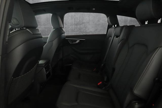 new 2025 Audi Q7 car, priced at $76,254