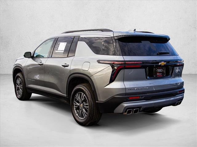 used 2025 Chevrolet Traverse car, priced at $35,498