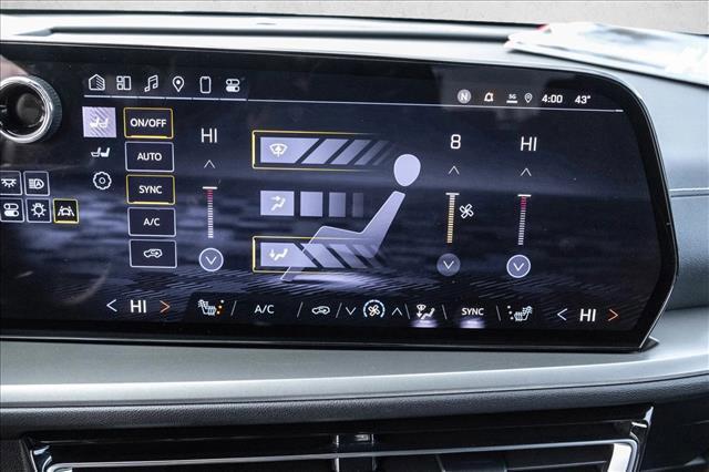 used 2025 Chevrolet Traverse car, priced at $35,498