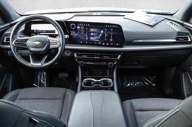 used 2025 Chevrolet Traverse car, priced at $35,498