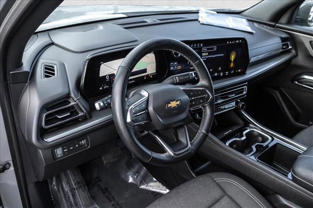 used 2025 Chevrolet Traverse car, priced at $35,498