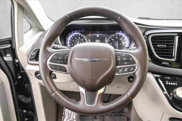 used 2017 Chrysler Pacifica car, priced at $13,987