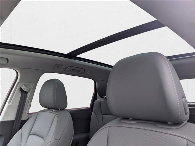 new 2025 Audi Q7 car, priced at $69,142
