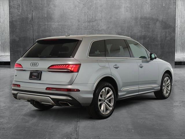 new 2025 Audi Q7 car, priced at $69,740