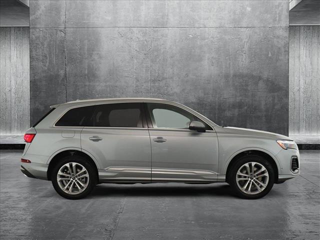 new 2025 Audi Q7 car, priced at $69,740