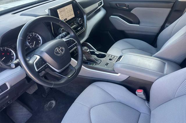 used 2023 Toyota Highlander car, priced at $32,100