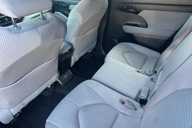 used 2023 Toyota Highlander car, priced at $32,100