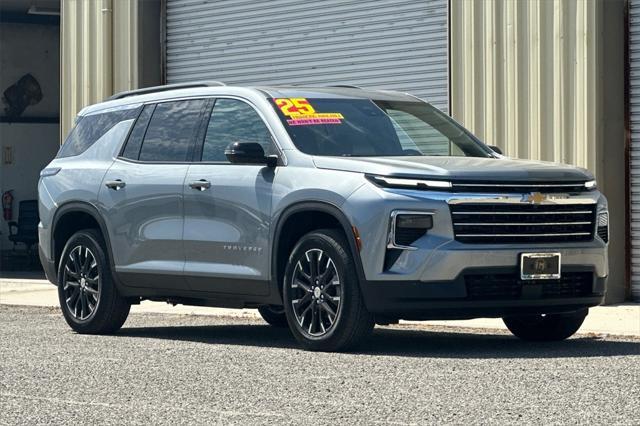 new 2025 Chevrolet Traverse car, priced at $46,195