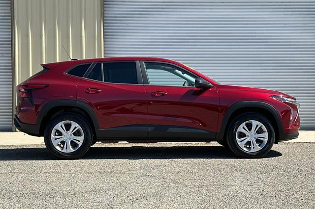 new 2025 Chevrolet Trax car, priced at $23,420