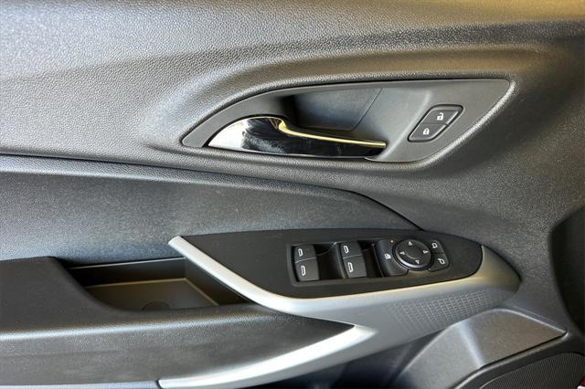 new 2025 Chevrolet Trax car, priced at $23,420