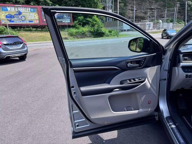 used 2014 Toyota Highlander Hybrid car, priced at $21,980