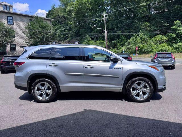 used 2014 Toyota Highlander Hybrid car, priced at $21,980