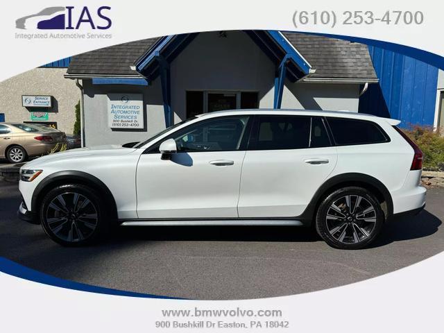 used 2020 Volvo V60 Cross Country car, priced at $25,500