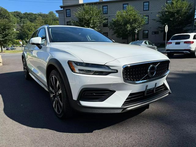 used 2020 Volvo V60 Cross Country car, priced at $25,500