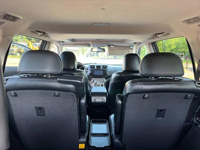 used 2011 Toyota Highlander car, priced at $10,500