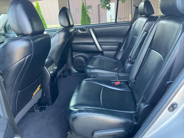 used 2011 Toyota Highlander car, priced at $10,500