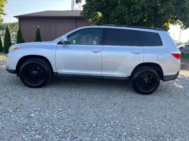 used 2011 Toyota Highlander car, priced at $10,500