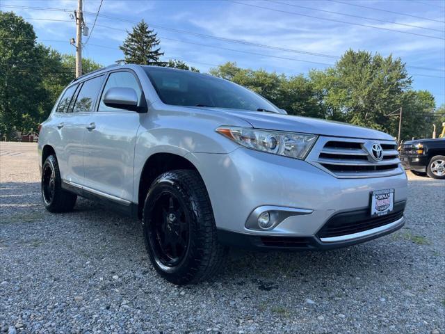 used 2011 Toyota Highlander car, priced at $10,500