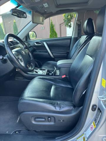 used 2011 Toyota Highlander car, priced at $10,500