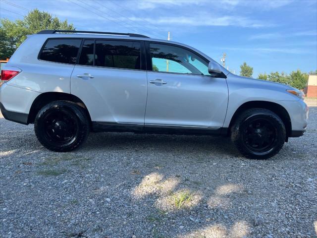 used 2011 Toyota Highlander car, priced at $10,500