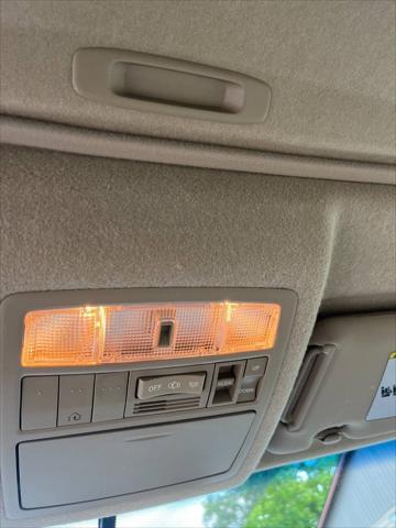 used 2013 Toyota Highlander car, priced at $10,500